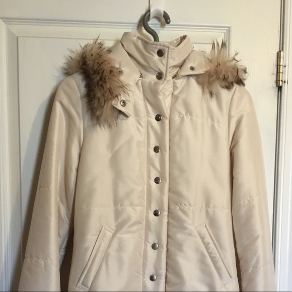 Boutique | Long cream white puffer - Picture 2 of 2